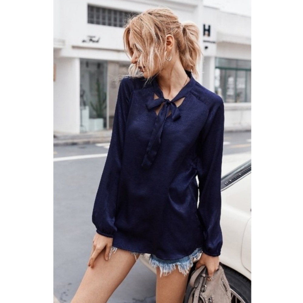 💙2️⃣LEFT💙NAVY LIGHTWEIGHT SILK LIKE BLOUSE WITH TIE NECK